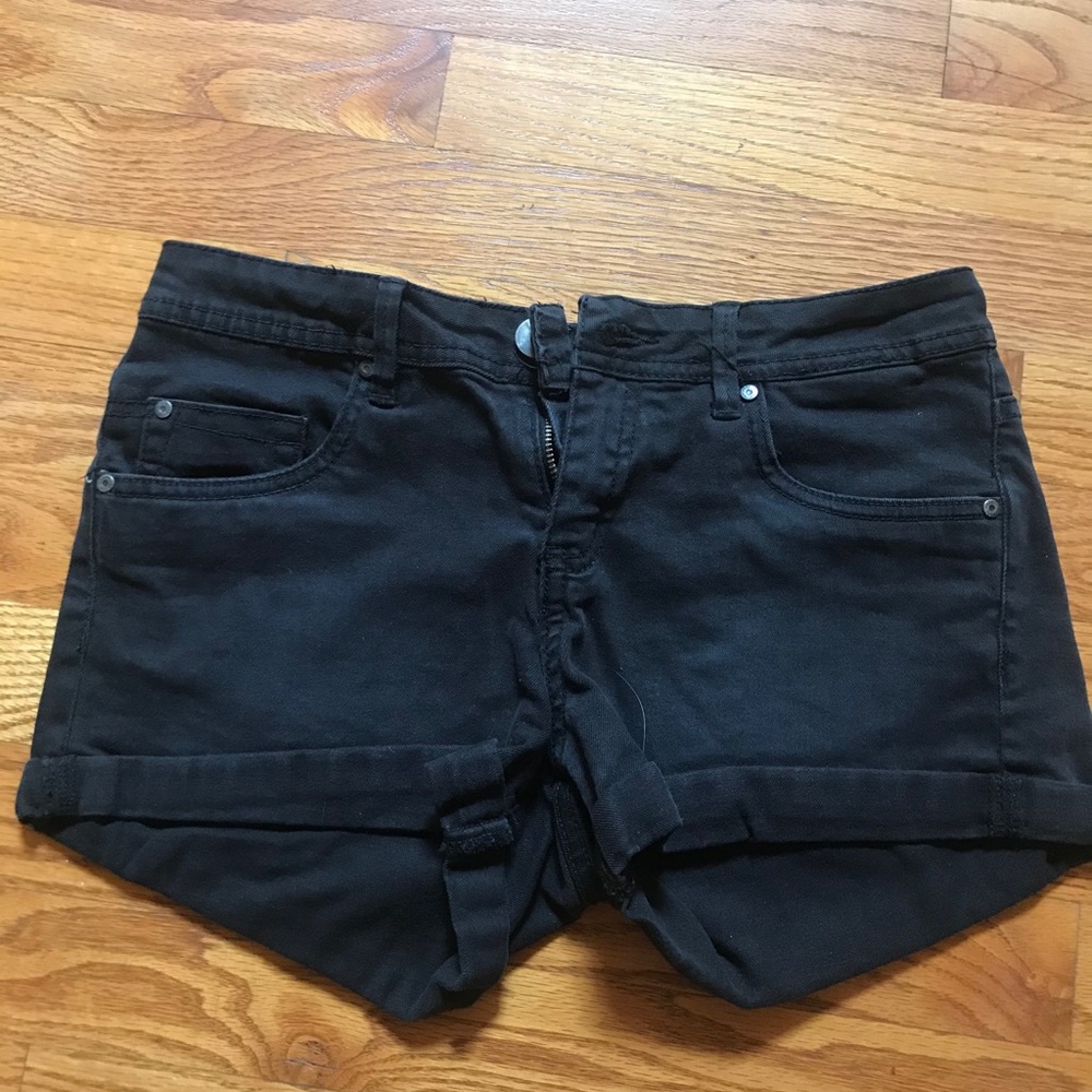 Black Shorts-The Classic Mid Rise